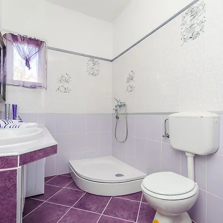 Duga - Beachfront & Seaview Apartment Trogir