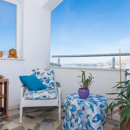 Duga - Beachfront & Seaview Apartment Trogir